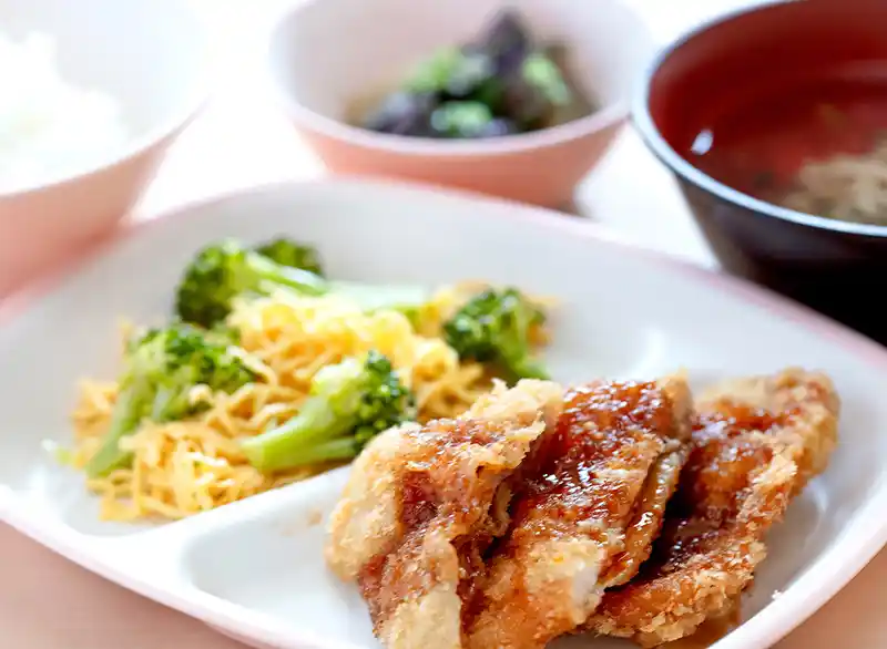 給食の料理